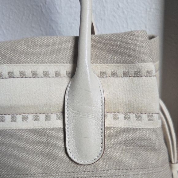 Salvatore Ferragamo Cream and Tan Tote Bag - Picture 6 of 13